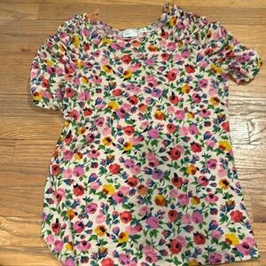EUC anthropologie floral top medium. ￼